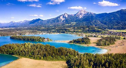 Der Faaker See: der türkisfarbene Badesee mit Trinkwasserqualität