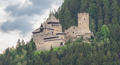 Burg Finstergruen – mit neuem Leben gefüllt