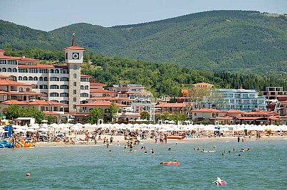 Badevergnügen am Sonnenstrand