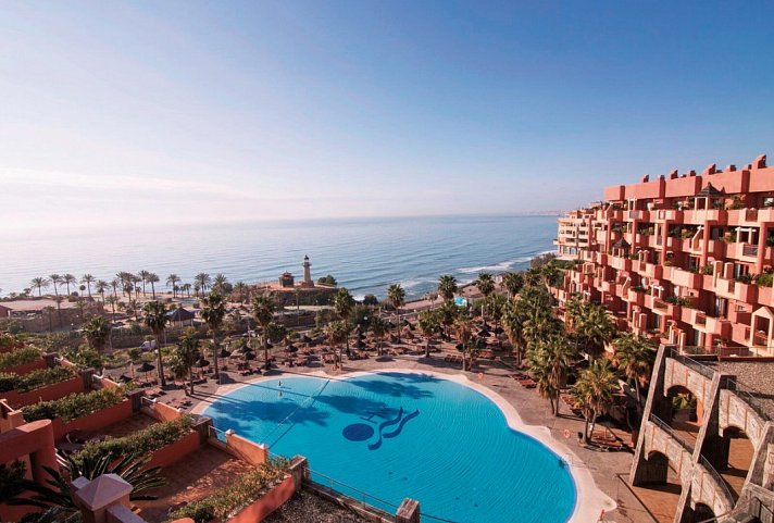 Holiday World Polynesia - Außenbereich mit Pool