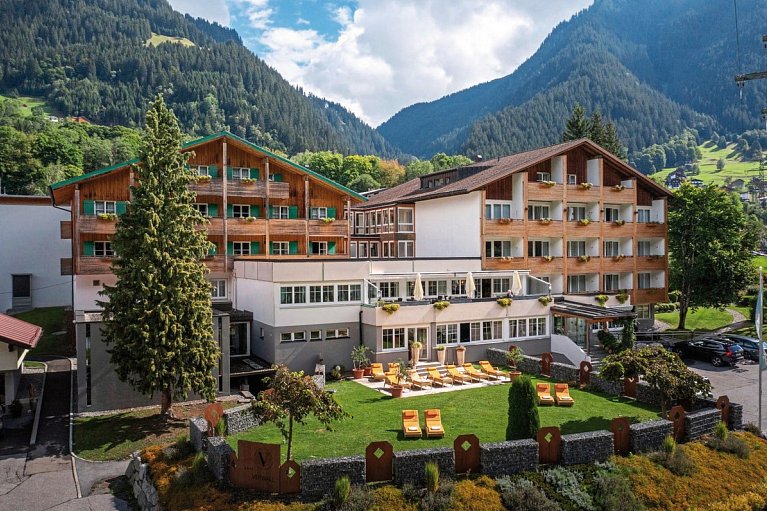 first mountain Hotel Montafon - Hotelansicht