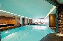 first mountain Hotel Montafon - Innenpool