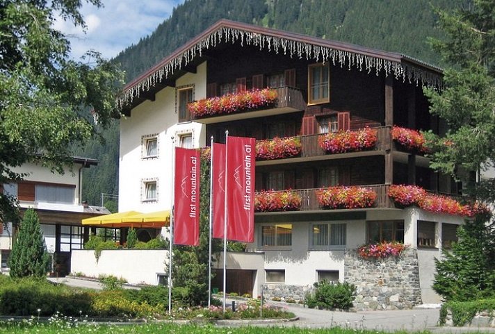 First Mountain Hotel - Außenansicht