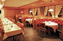 first mountain Hotel Montafon - Restaurant