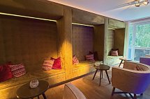 first mountain Hotel Montafon - Lounge