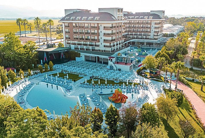 Glamour Resort & Spa