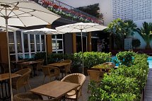 Katalonien Rundreise - Hotel Alegria Plaza Paris; Terrasse