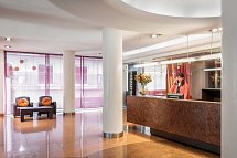Katalonien Rundreise - Hotel Alegria Plaza Paris, Pool