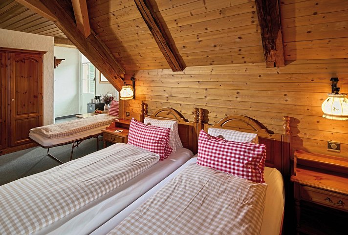 Hotel Bären - Wohnbeispiel Dreibettzimmer (Zimmercodierung TB1)