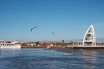 Nordseehotel Freese - Seezeichen Juist mit Hafeneinfahrt