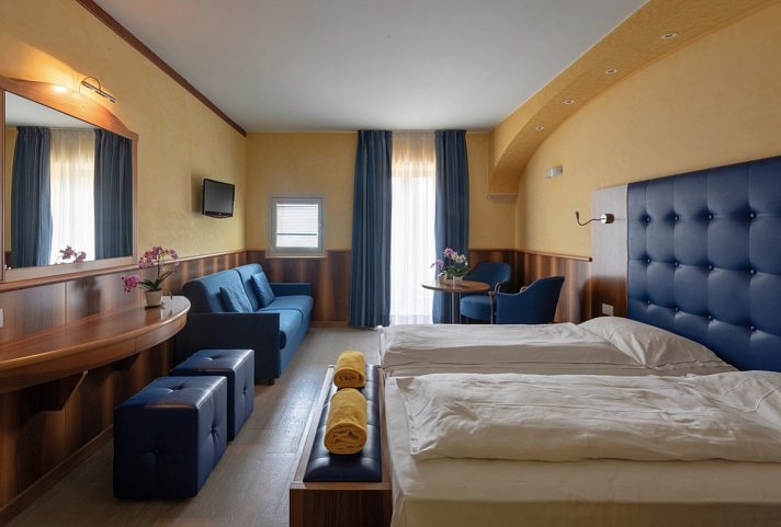 Grand Hotel Astoria - Wohnbeispiel Junior Suite (Zimmercodierung JB1)