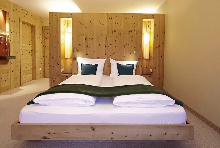 AROSEA Life Balance Hotel - Wohnbeispiel Doppelzimmer Zirmbaum Ostbalkon (Zimmercodierung DB1)