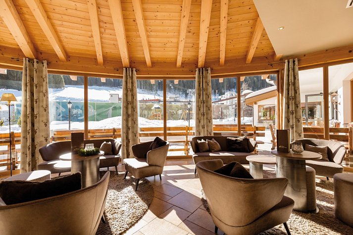 Wellness Sporthotel Ratschings - Sitzgelegenheiten mit Ausblick