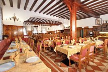 Schloss Hotel & Club Dolomiti