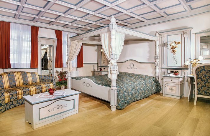 Schloss Hotel & Club Dolomiti