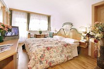 Schloss Hotel & Club Dolomiti - Wohnbeispiel Classic-Zimmer