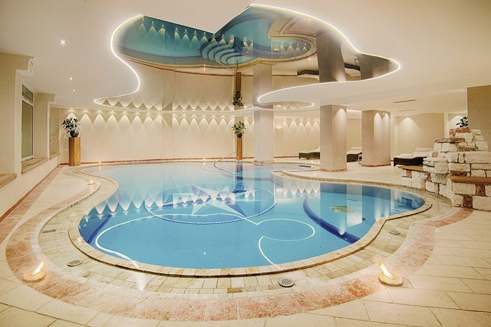 Alpin Royal Wellness Refugium & Resort Hotel - Innenpool