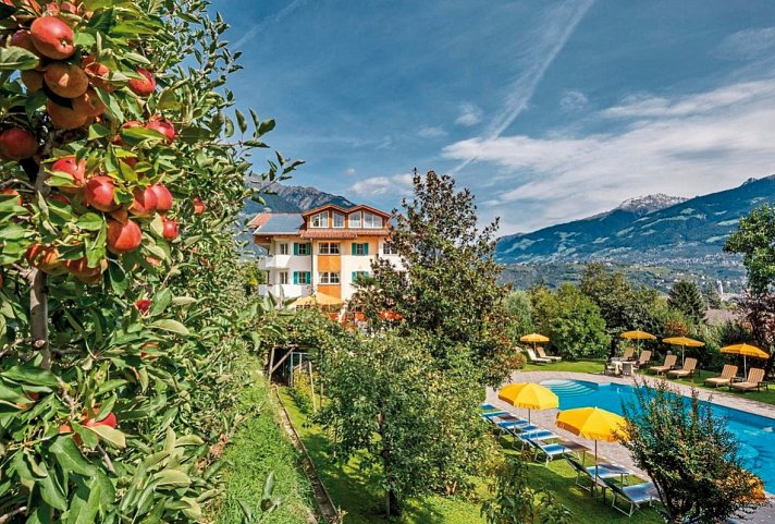 Landhaus Kristall - Außenansicht mit Pool