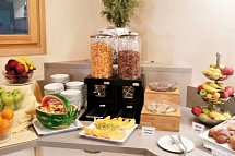 Hotel Brenta Dolomites - Frühstücksbuffet