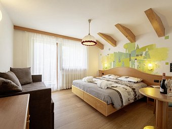 Hotel Dolomites Inn - Wohnbeispiel Doppelzimmer Plus (Zimmercodierung DB8)