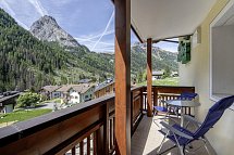 Hotel Dolomites Inn - Balkon mit Bergblick (Zimmercodierungen DB9 & DB8)