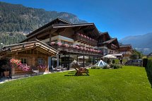 Hotel Residence Rose - Außenansicht mit Garten