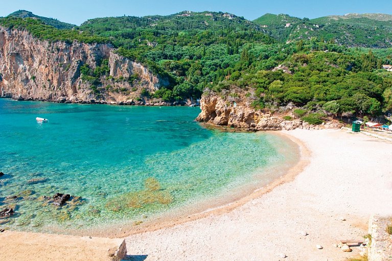 Korfu Standortrundreise - Strand von Palaiokastritsa