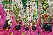 Java und Bali Rundreise & Baden - Hindu Prezession, Bali