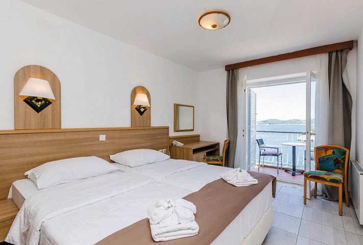 Villa Paradiso Comfort 2 - Beispiel Doppelzimmer seitlicher Meerblick