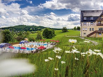 Panorama Berghotel Wettiner Höhe - Panorama Berghotel Wettiner Höhe - Außenpool