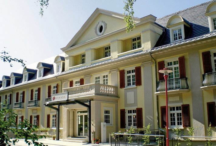 Santé Royale Hotel- und Gesundheitsresort Bad Brambach - Außenansicht