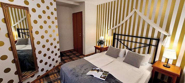 Hotel Schieferhof – GlasLUST - Wohnbeispiel Doppelzimmer (Zimmercodierung DB9)