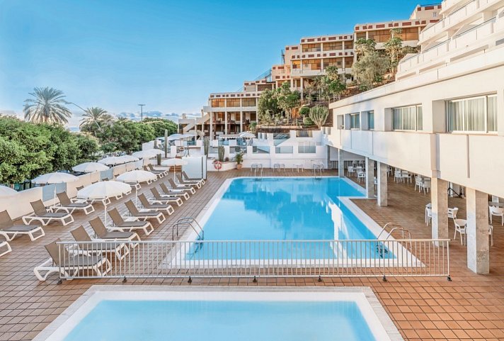 FERGUS Cactus Garden