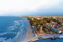 Hotel Olymp III - Kolobrzeg mit Leuchtturm, Hafen und Strand