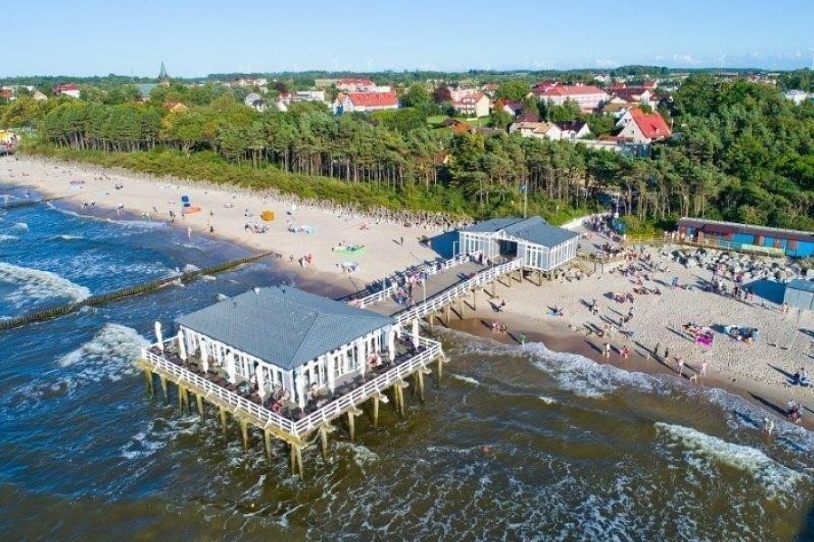 MAX Health Resort SPA - Strand mit Seebrücke in Ustronie Morskie