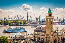 Kreuzfahrt Nordkap inkl. Parkplatz - Hamburg Hafen und Landungsbrücken