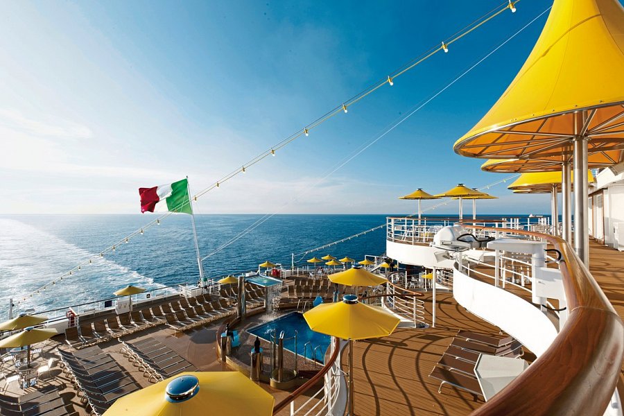 Kreuzfahrt Island inkl. Parkplatz - Pooldeck