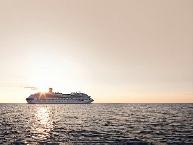 Kreuzfahrt Island inkl. Parkplatz - Costa Favolosa