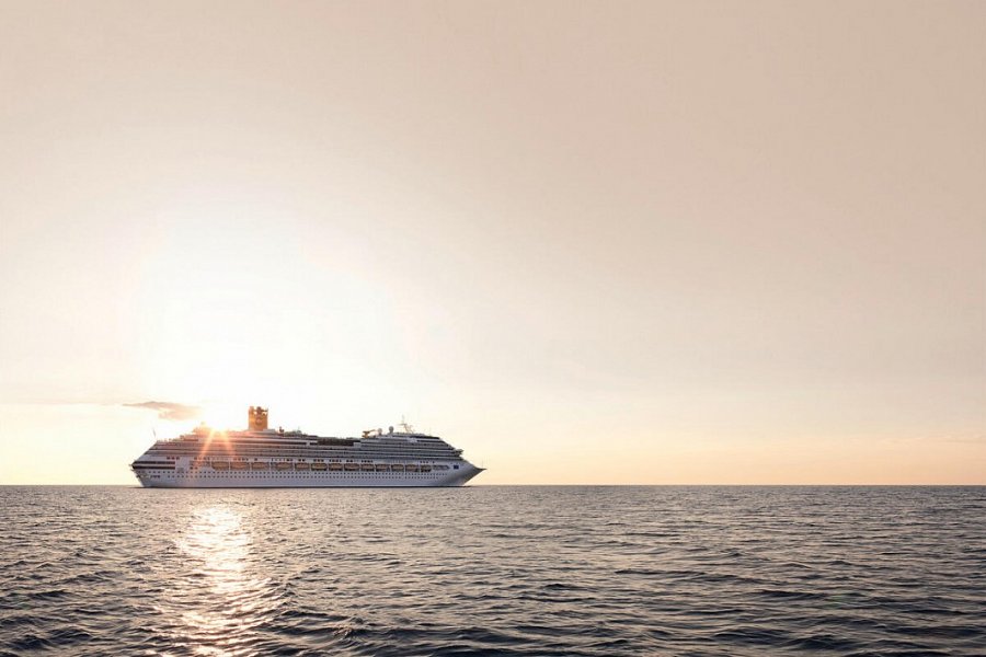 Kreuzfahrt Island inkl. Parkplatz - Costa Favolosa