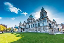 Kreuzfahrt Britische Inseln inkl. Bahn - City Hall, Belfast