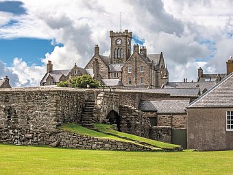 Kreuzfahrt Island & Schottland inkl. Parkplatz - Lerwick