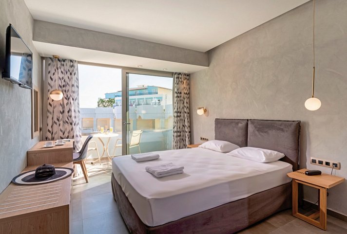 Hotel Kathrin Beach - Wohnbeispiel Doppelzimmer Deluxe Meerblick (Zimmercodierung DDM)