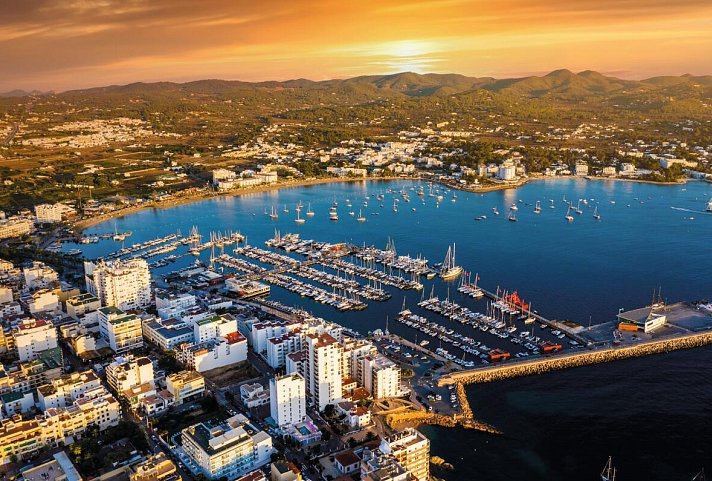 Balearen Inselkombination - Ibiza, Hafen von San Antonio