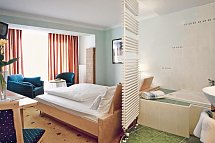 Hotel Alpina Resort - Wohnbeispiel Sonnenzimmer (Zimmercodierungen DF1, DZ2 & DB8)