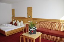 Hotel Alpina Resort - Wohnbeispiel Familienzimmer Komfort (Zimmercodierungen FF1 & DF3)