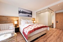 Hotel Alpenkönigin - Wohnbeispiel Doppelzimmer Rubin (Zimmercodierung DB8)
