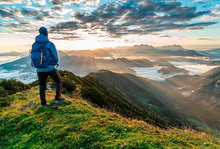 Standort-Wanderreise „Kitzbüheler Alpenpanorama“ - Wanderer in den Alpen