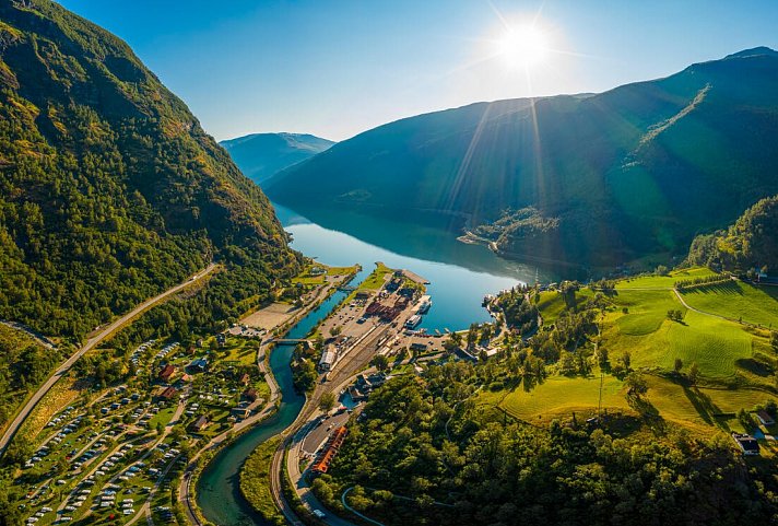 Kreuzfahrt Norwegen inkl. Parkplatz - Flåm