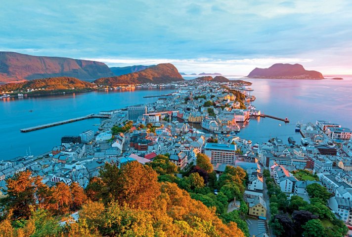 Kreuzfahrt Norwegen inkl. Bahn - Ålesund