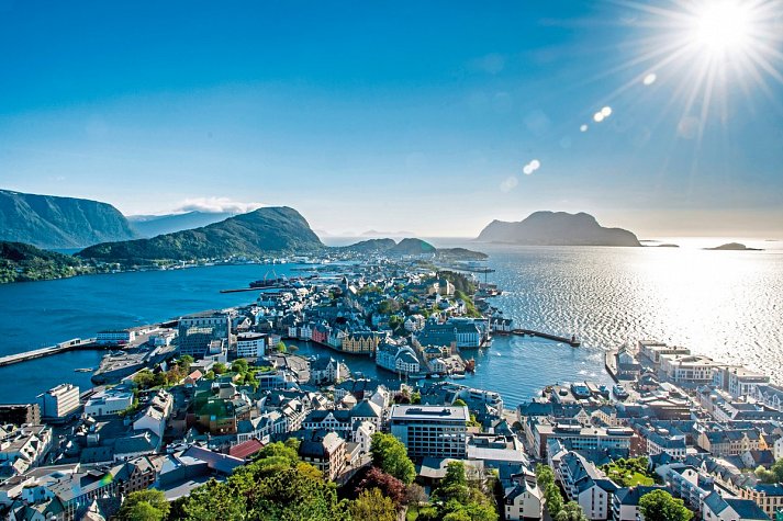 Kreuzfahrt Norwegen inkl. Bahn - Ålesund